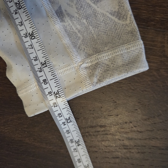 Lululemon Breezy Dot Tight - Picture 7 of 7